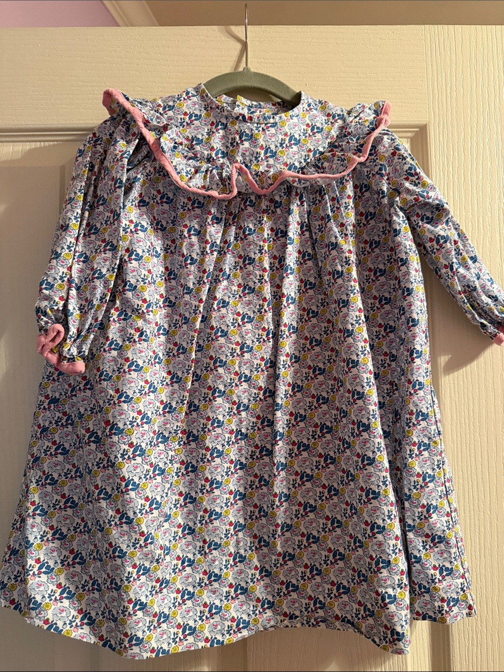 Girls Floral Ruffle Collar Dress in White and Pink